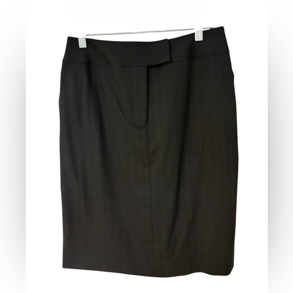 Designer Ross Mayer | Luxury Black Pinstripe Pencil Skirt – Size 8
